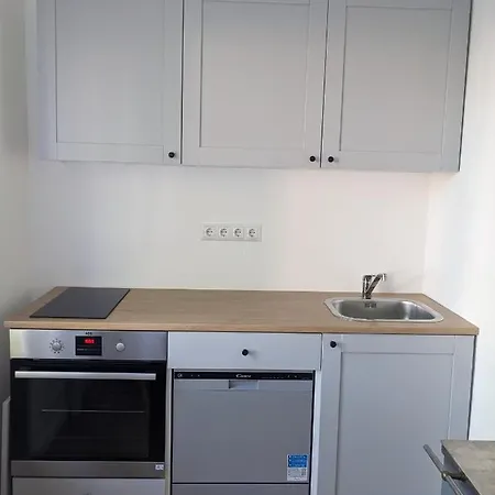 Apartment One Bedroom Getaway Near With A/c